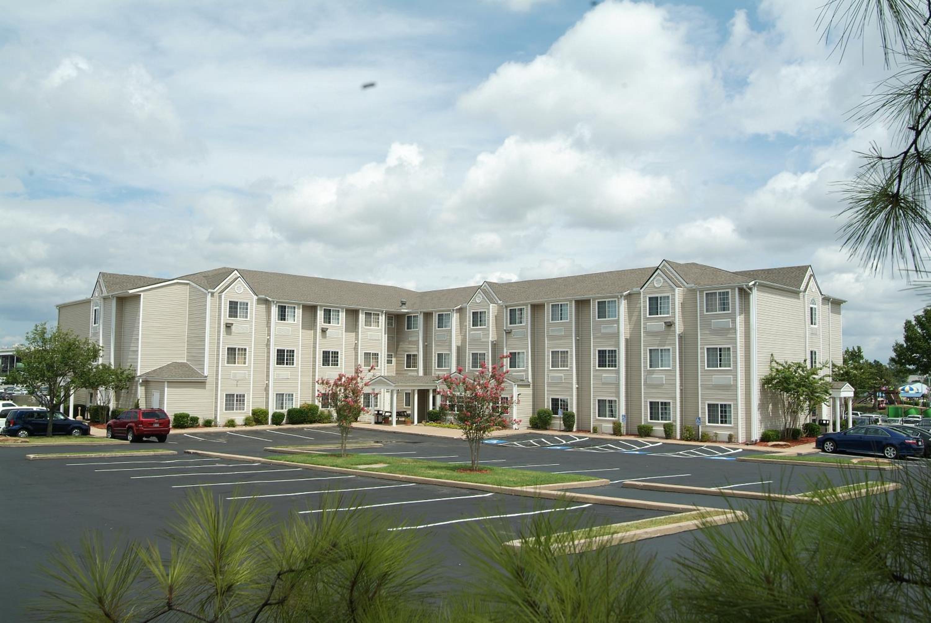 Hotel Expo Inn - Image 1