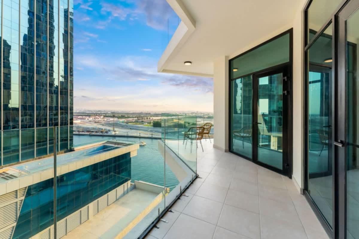 FAM Living - Urban Oasis 2bedroom, Business Bay