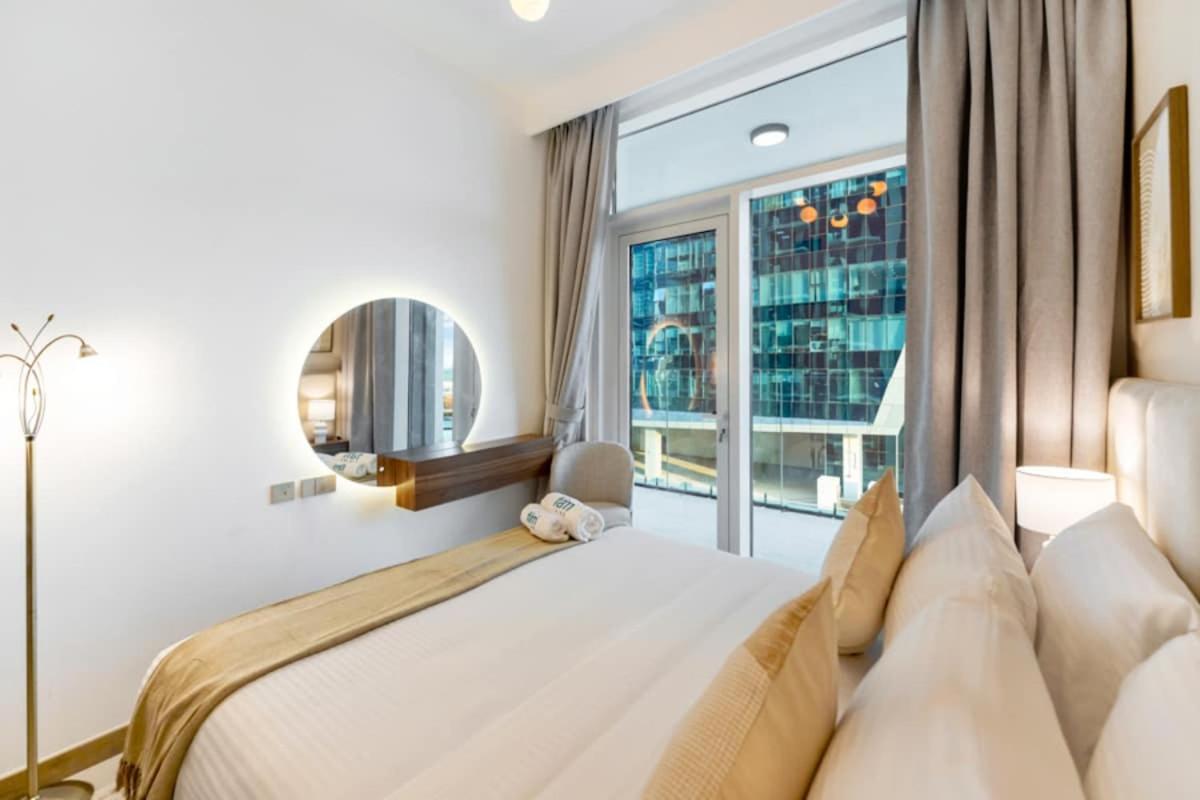 FAM Living - Urban Oasis 2bedroom, Business Bay