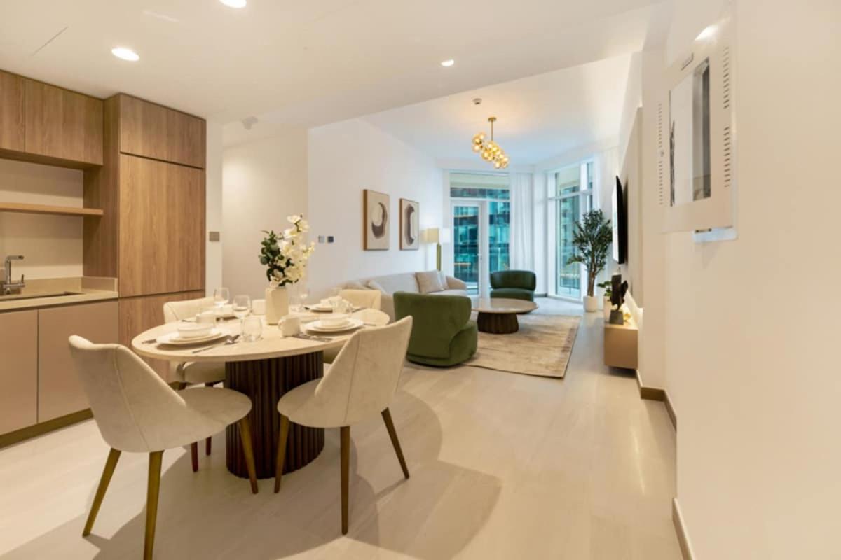 FAM Living - Urban Oasis 2bedroom, Business Bay