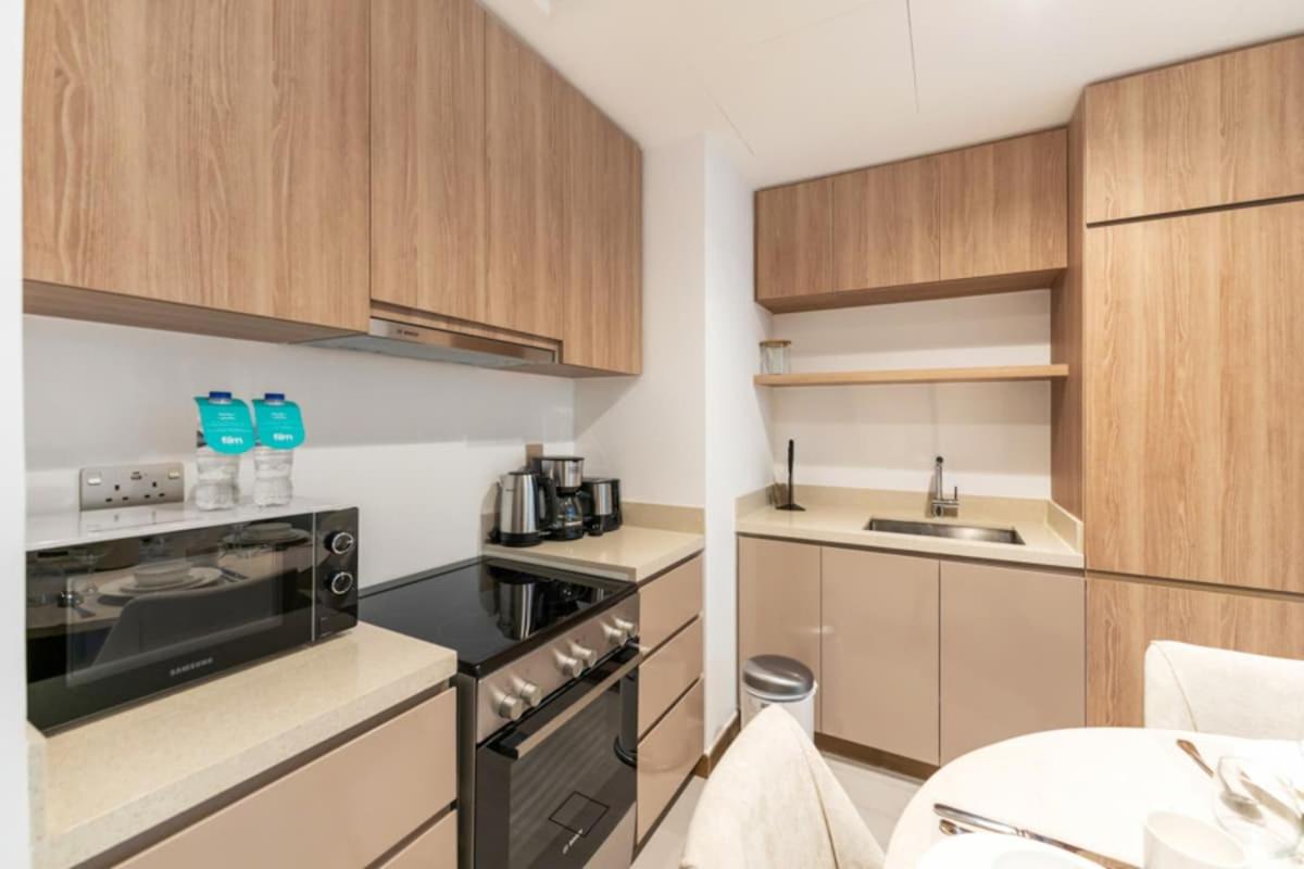 FAM Living - Urban Oasis 2bedroom, Business Bay