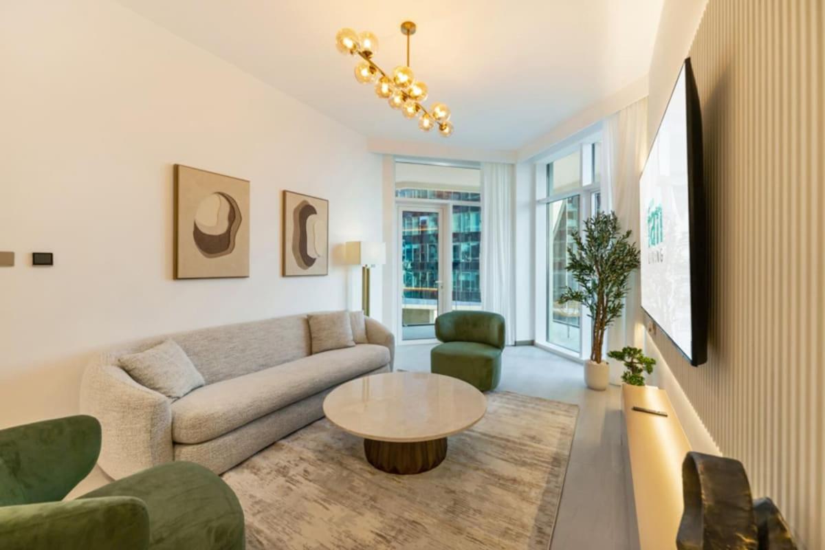 FAM Living - Urban Oasis 2bedroom, Business Bay