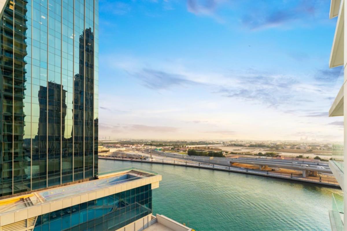 FAM Living - Urban Oasis 2bedroom, Business Bay