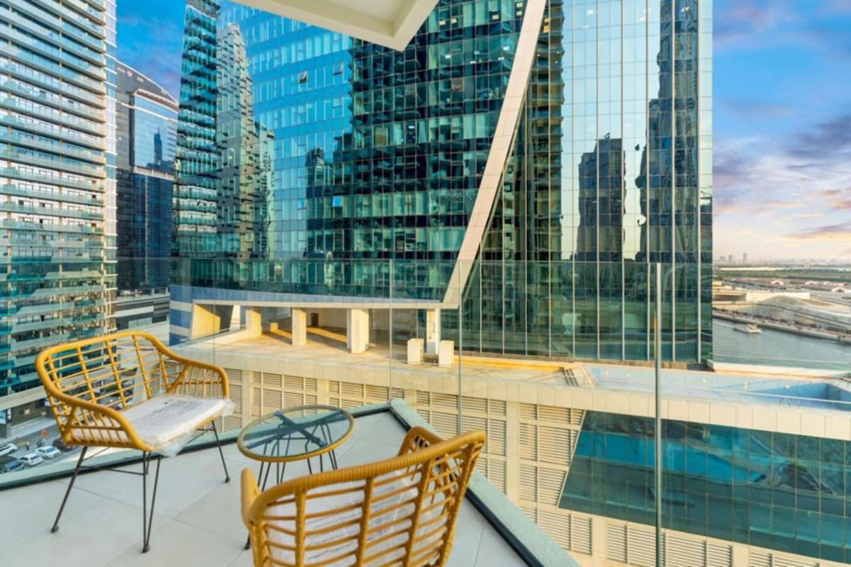 FAM Living - Urban Oasis 2bedroom, Business Bay