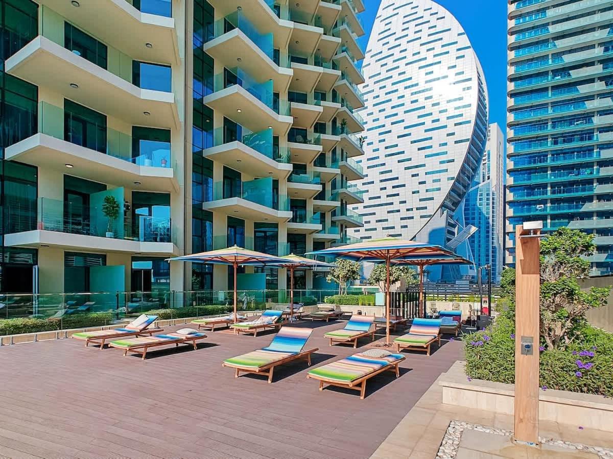 FAM Living - Urban Oasis 2bedroom, Business Bay