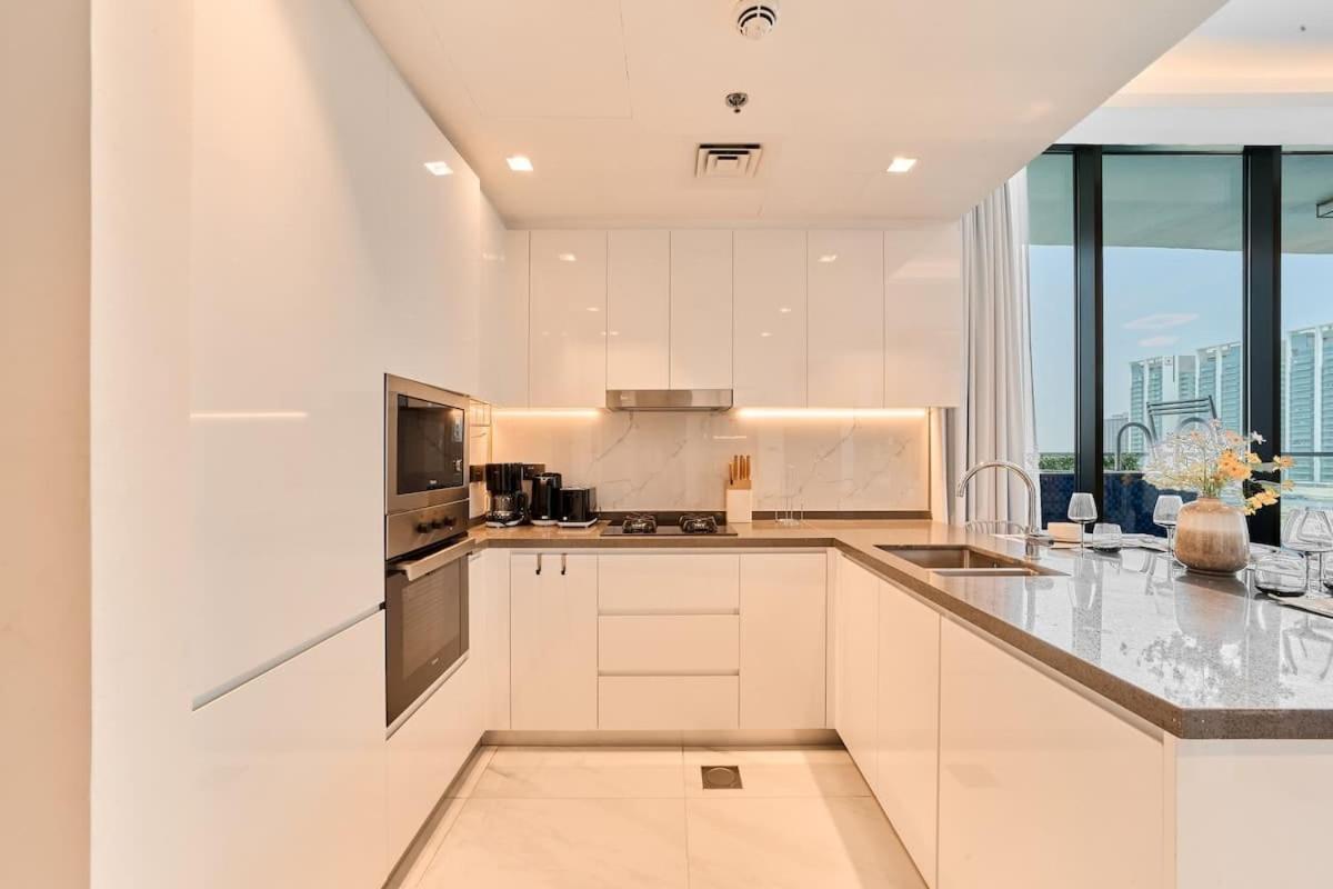 FAM Living - Samana Park Views - Brandnew 1Bed