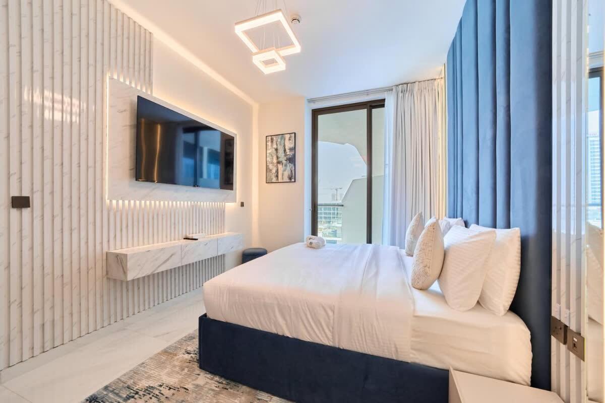 FAM Living - Samana Park Views - Brandnew 1Bed