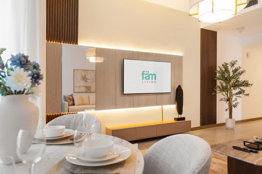 FAM Living Contemporary 2BR Oasis Waterfront Comfort Close to Downtown