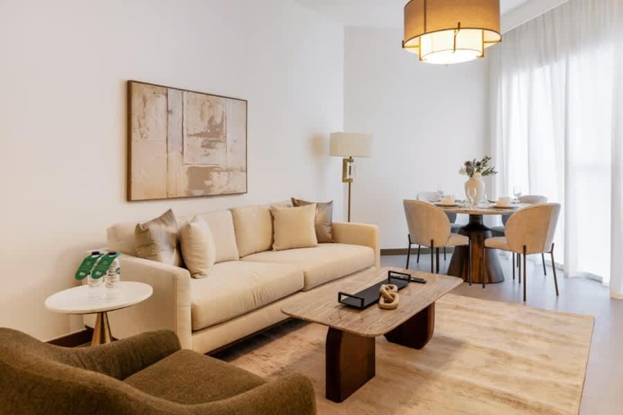 FAM Living Contemporary 2BR Oasis Waterfront Comfort Close to Downtown