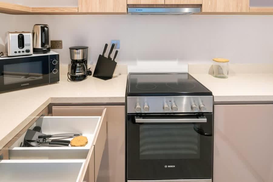 FAM Living Contemporary 2BR Oasis Waterfront Comfort Close to Downtown
