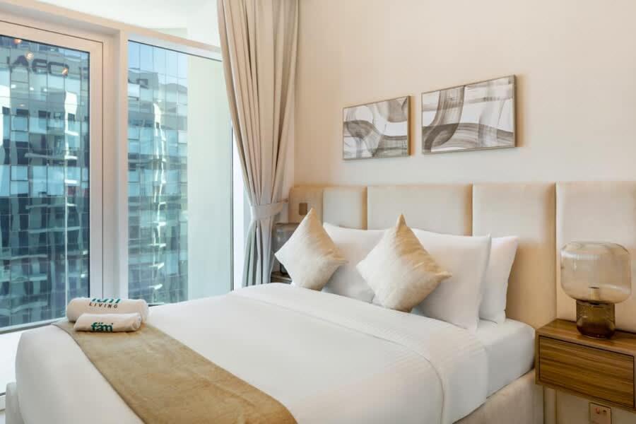 FAM Living Contemporary 2BR Oasis Waterfront Comfort Close to Downtown