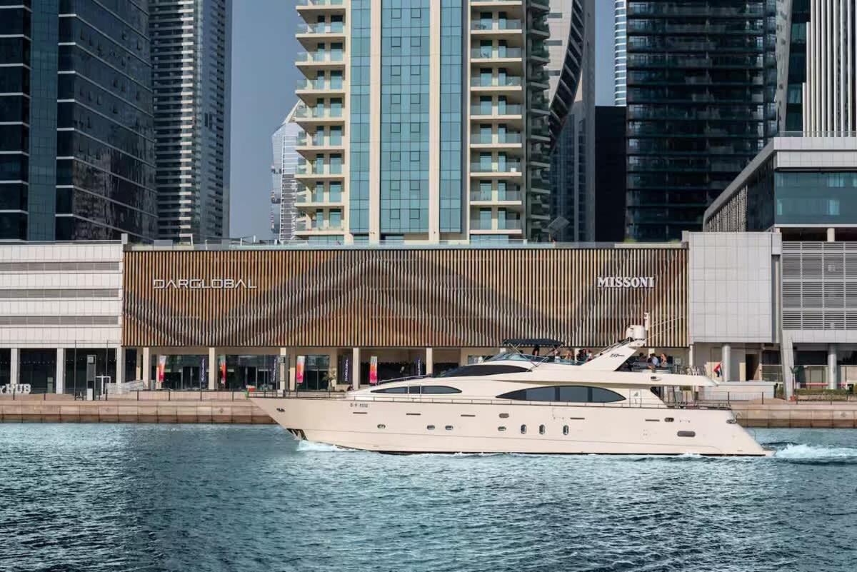 FAM Living Contemporary 2BR Oasis Waterfront Comfort Close to Downtown