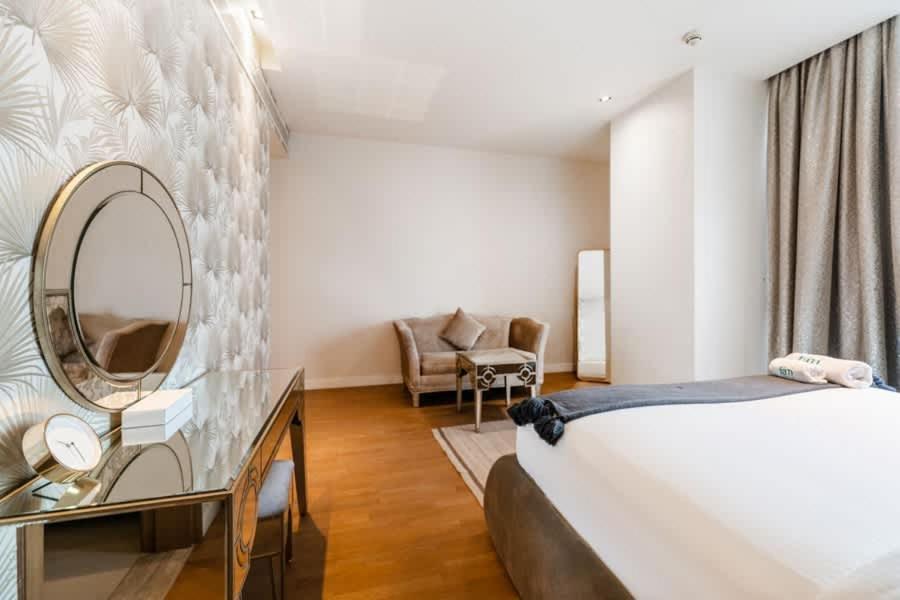 FAM Living -Duplex 4Bed and Maids