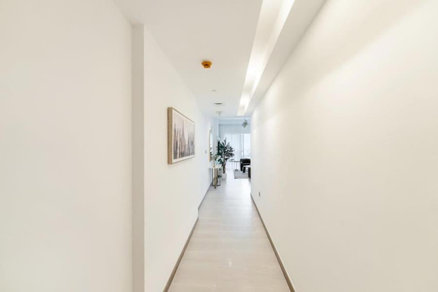 FAM Living - 3 bedroom and Maids Room Retreat Overlooking Dubai Canal