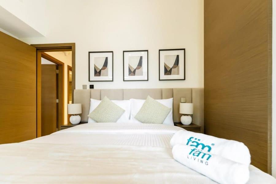 FAM Living - 3 bedroom and Maids Room Retreat Overlooking Dubai Canal