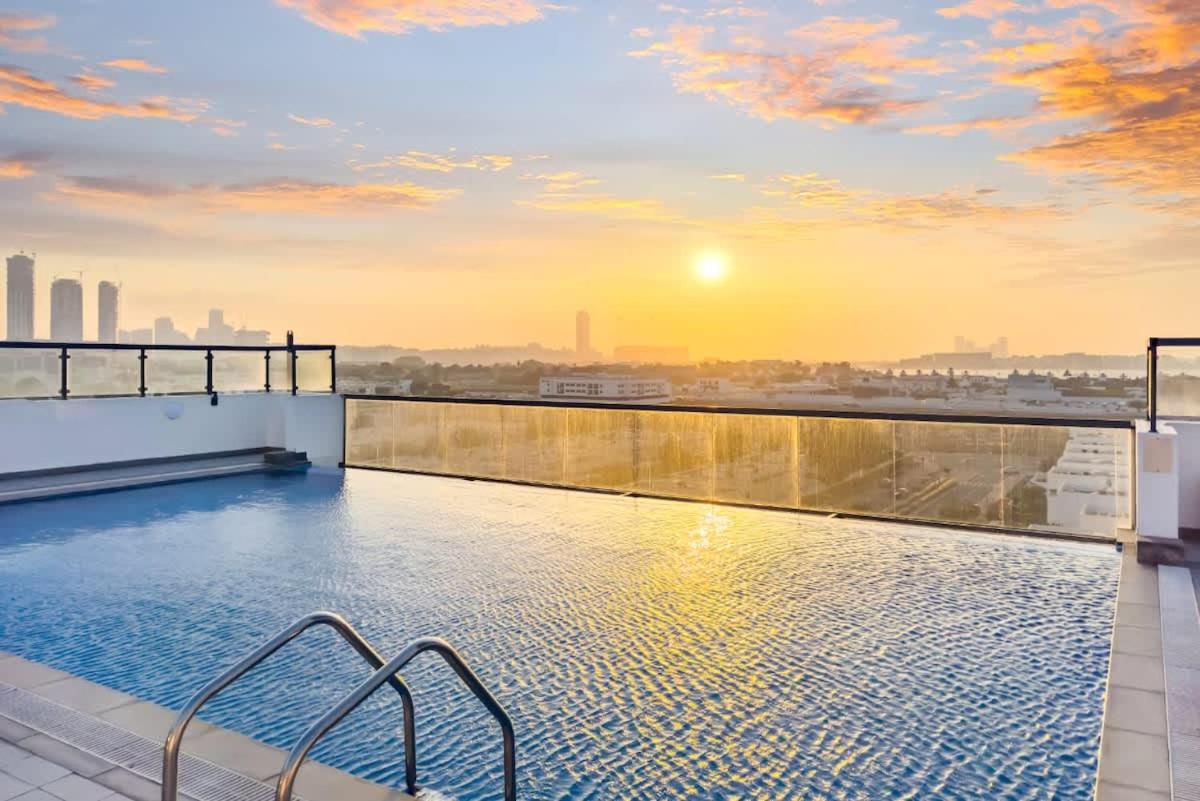 FAM Living - Modern 1BR Apartment Near Al Sufouh Beach