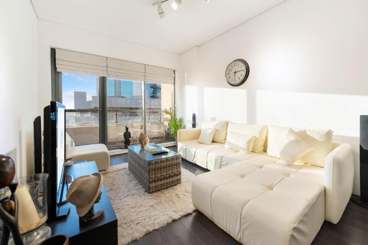 FAM Living - Modern 1BR Apartment Near Al Sufouh Beach