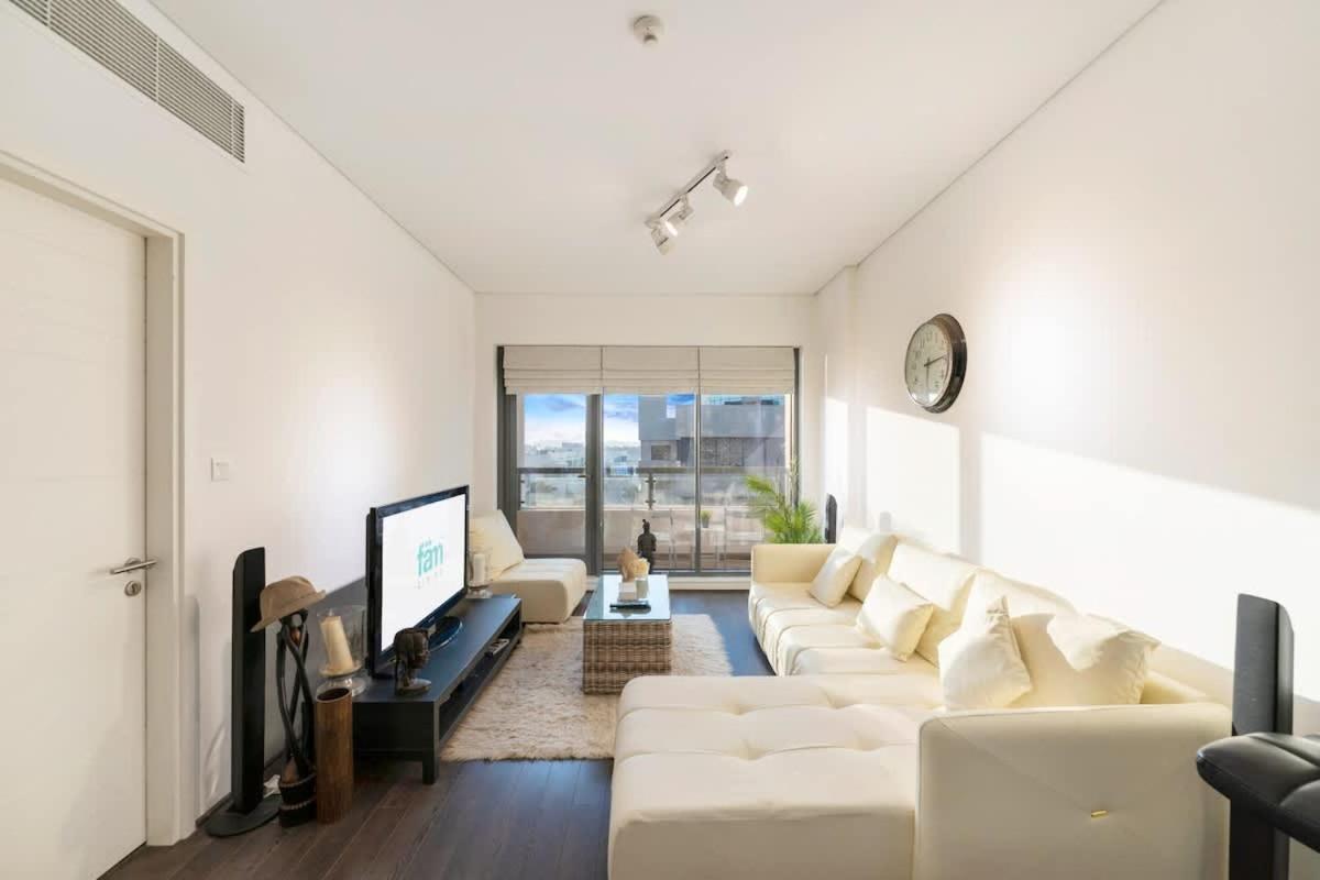 FAM Living - Modern 1BR Apartment Near Al Sufouh Beach