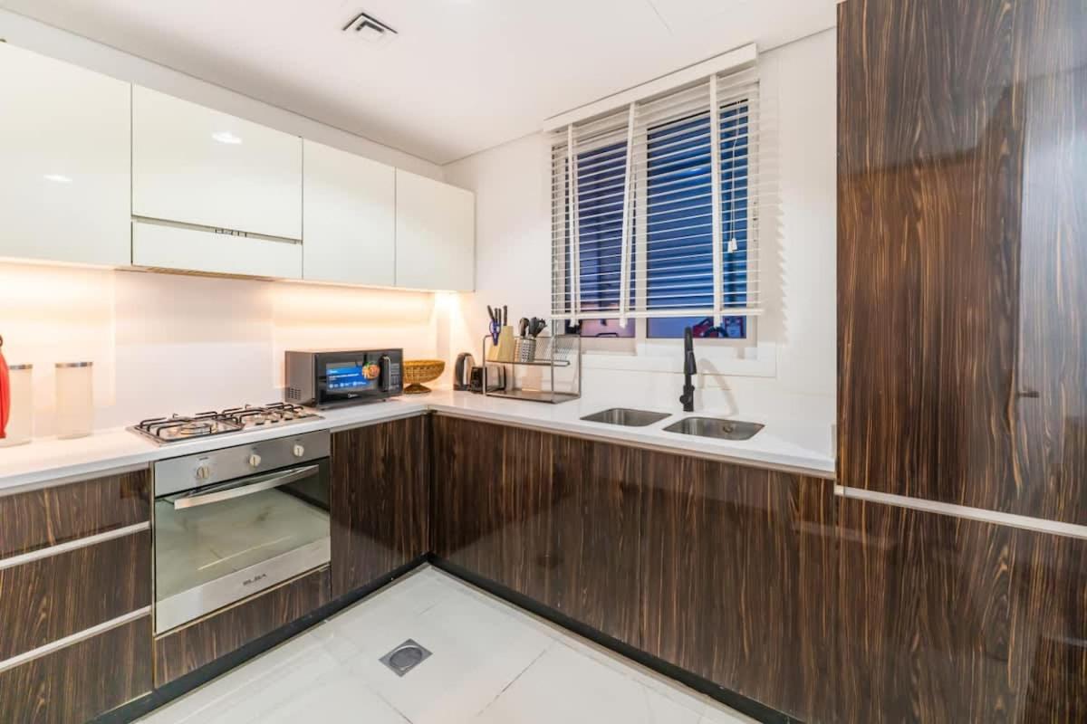 FAM Living - Modern 1BR Apartment Near Al Sufouh Beach