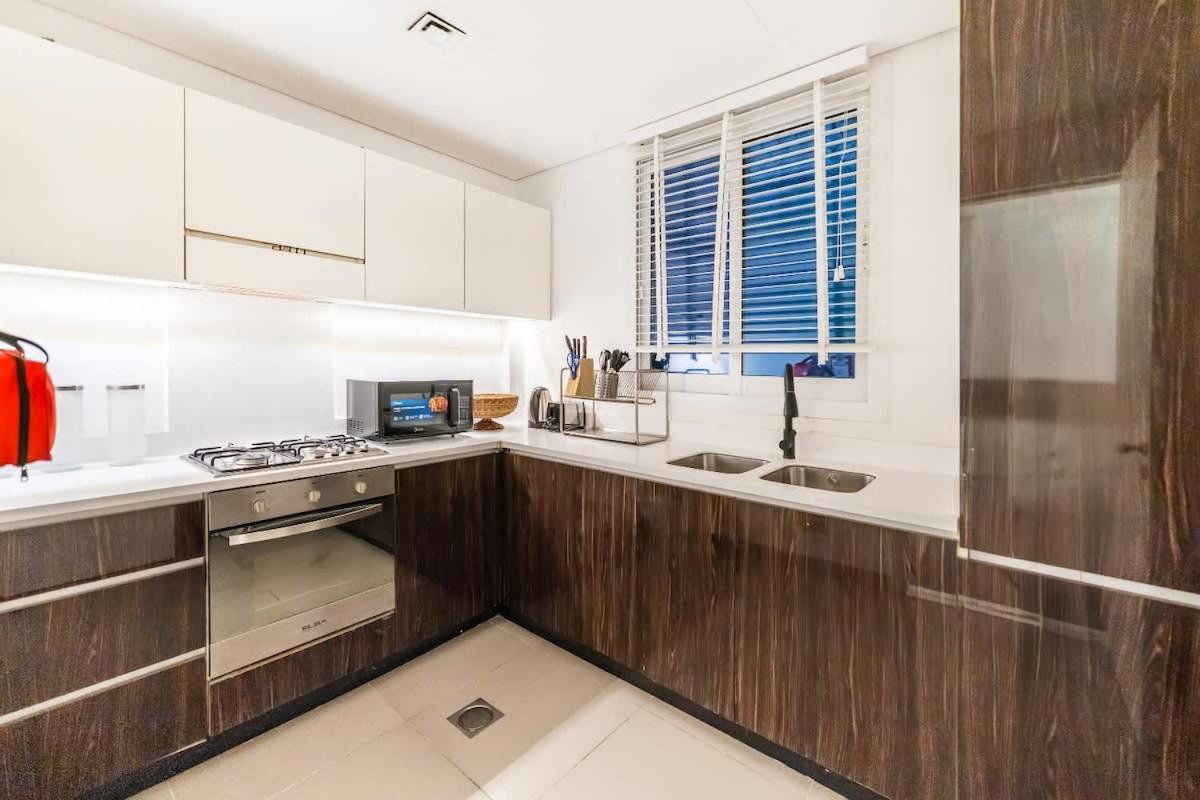 FAM Living - Modern 1BR Apartment Near Al Sufouh Beach