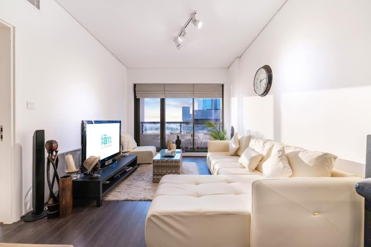 FAM Living - Modern 1BR Apartment Near Al Sufouh Beach