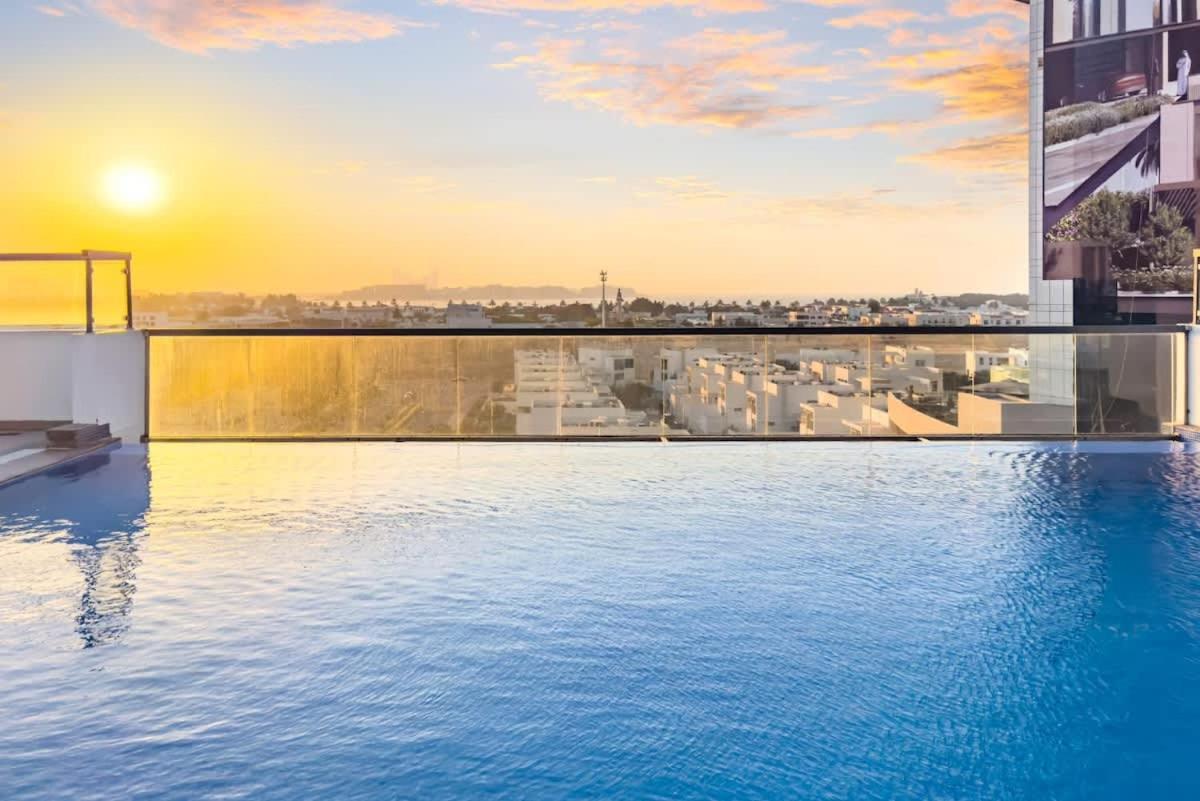 FAM Living - Modern 1BR Apartment Near Al Sufouh Beach