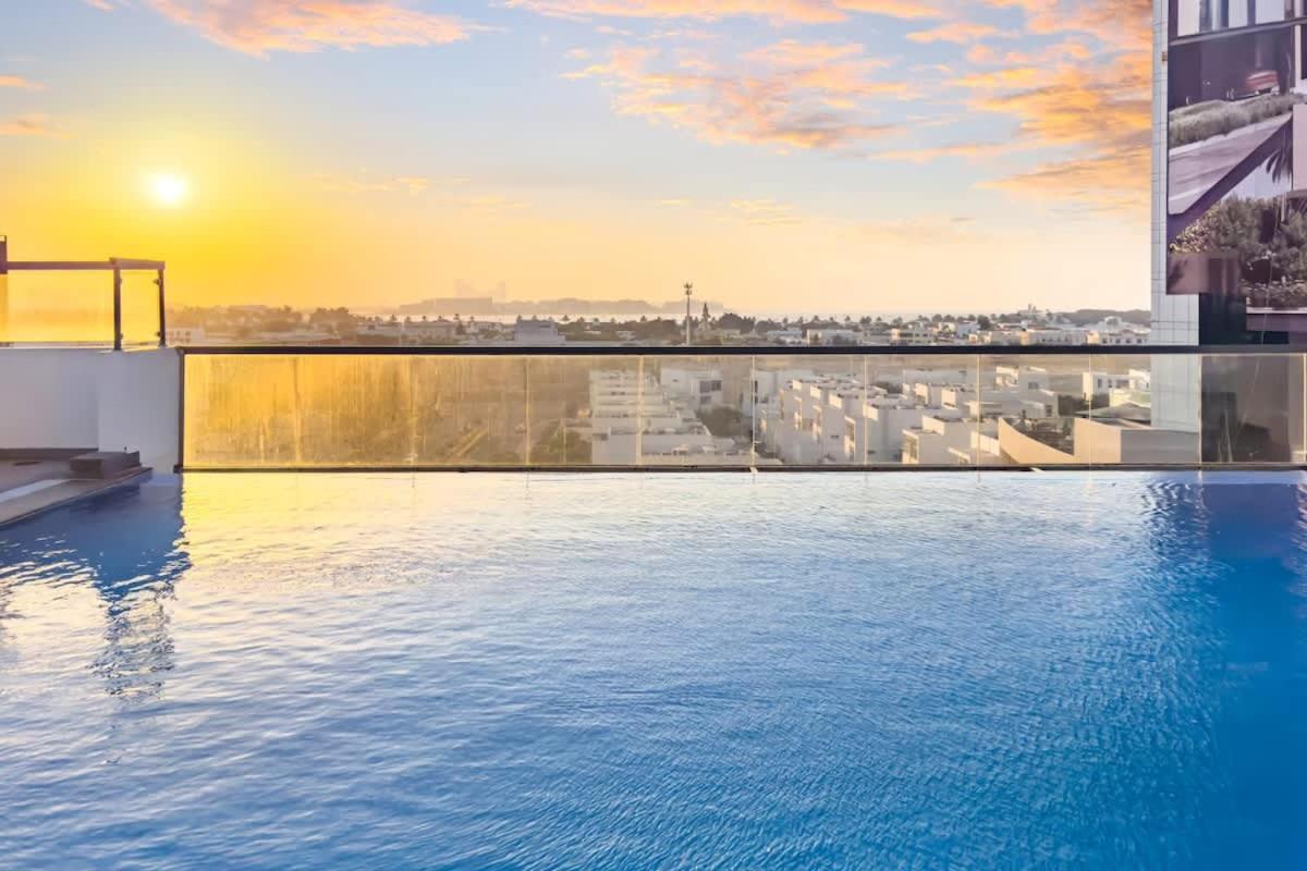 FAM Living - Modern 1BR Apartment Near Al Sufouh Beach