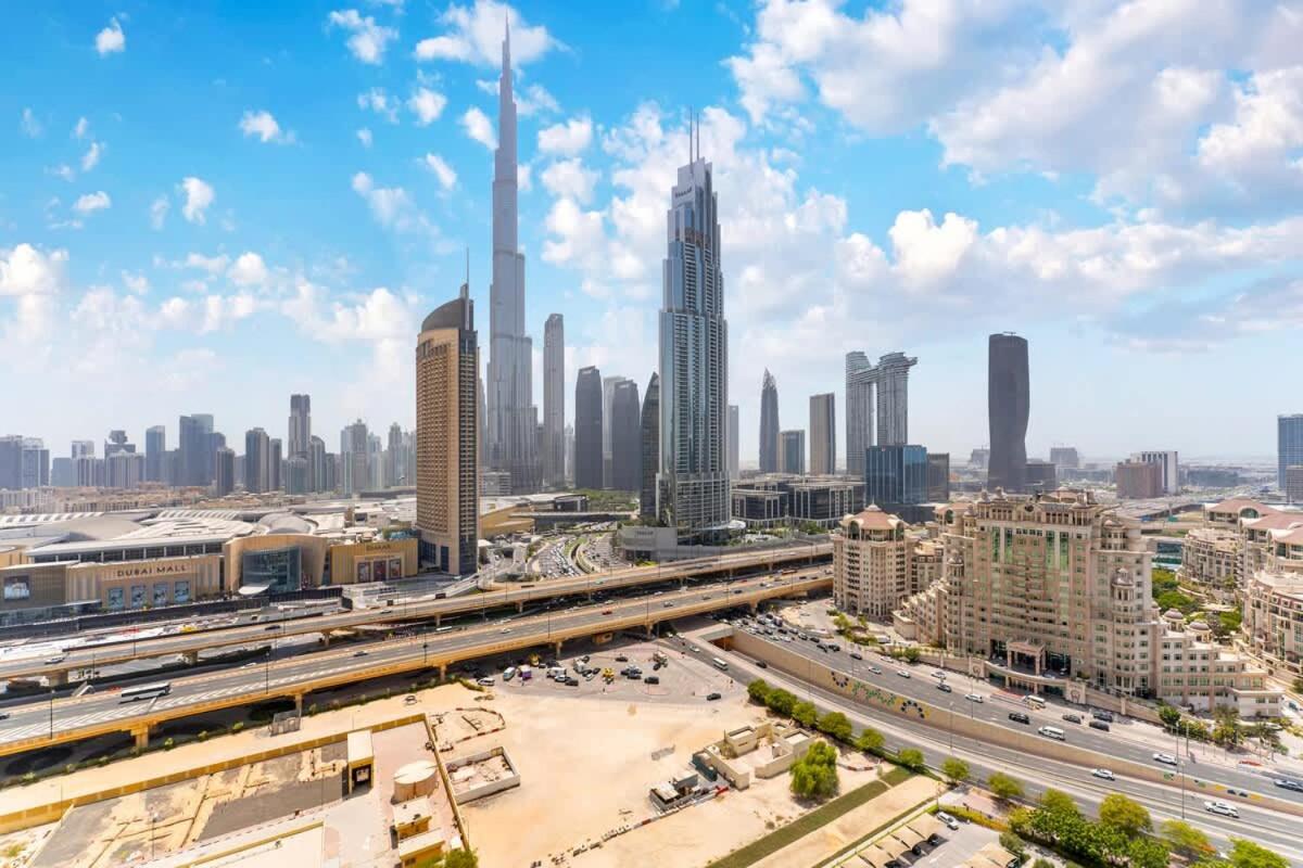 FAM Living Elegant 2BR Stay in Downtown Walk to Dubai Mall