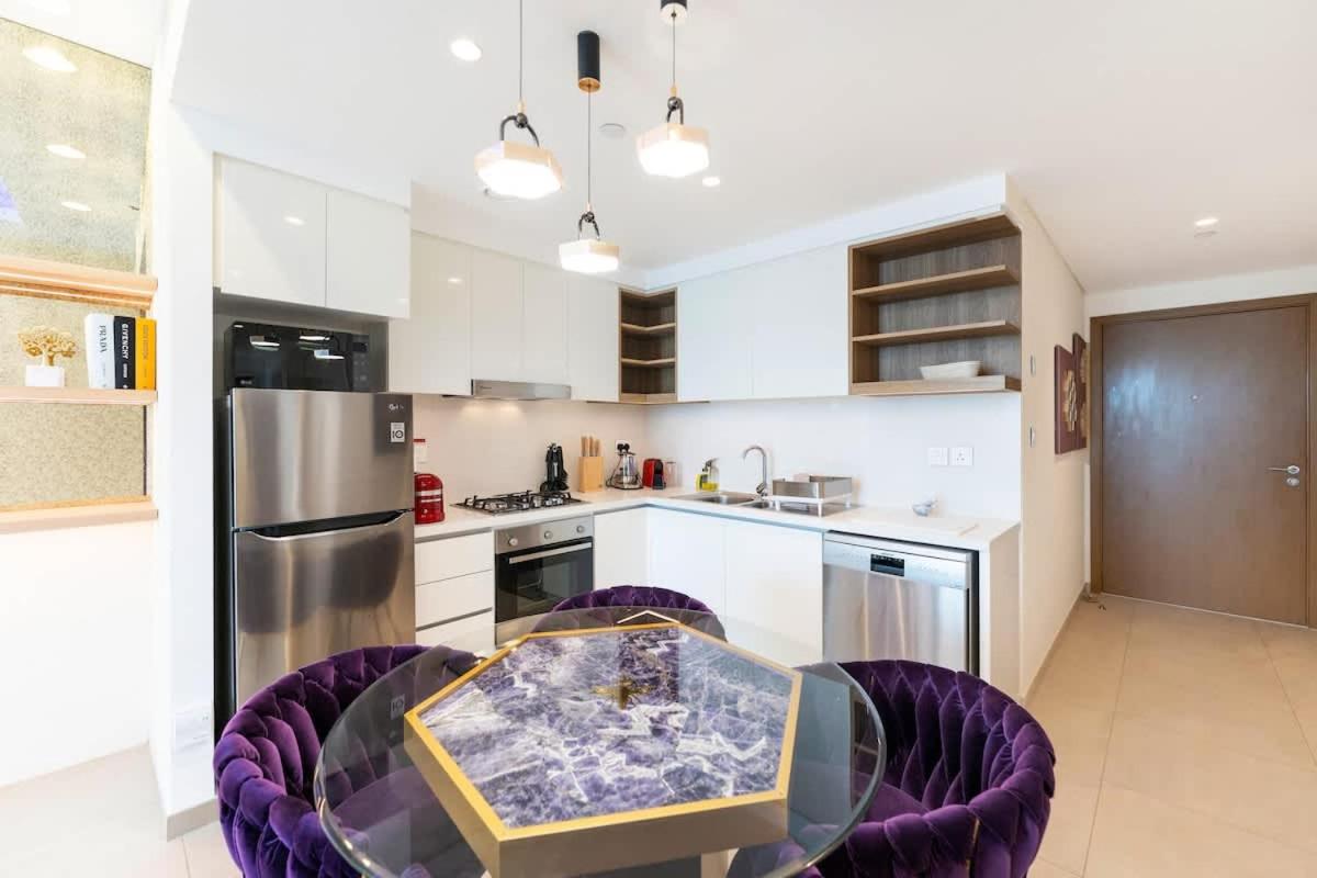 FAM Living Elegant 2BR Stay in Downtown Walk to Dubai Mall
