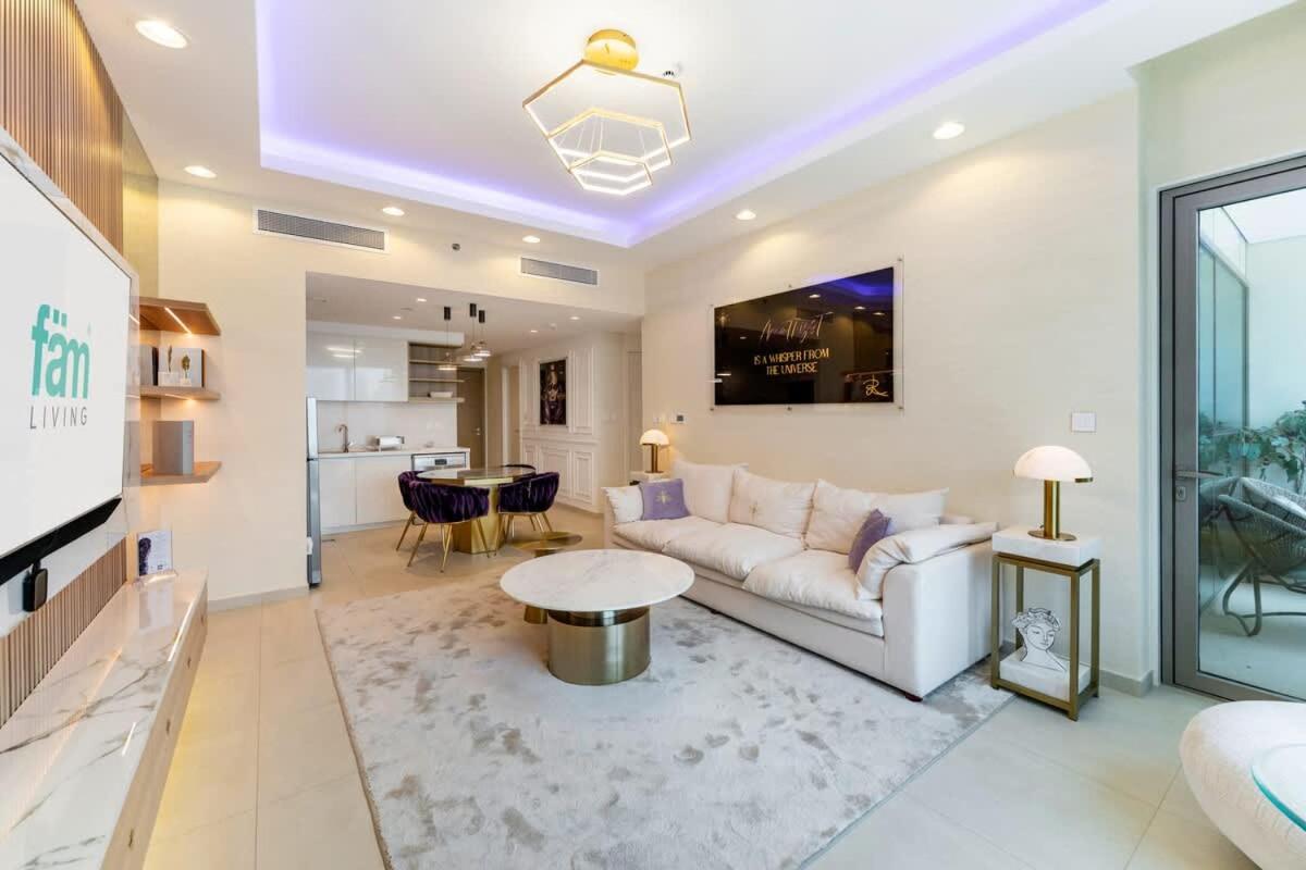 FAM Living Elegant 2BR Stay in Downtown Walk to Dubai Mall