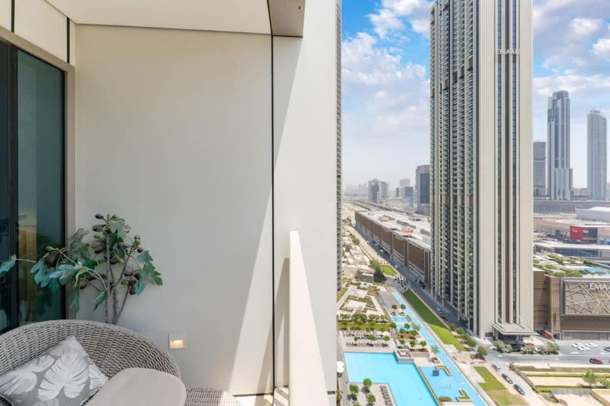 FAM Living Elegant 2BR Stay in Downtown Walk to Dubai Mall