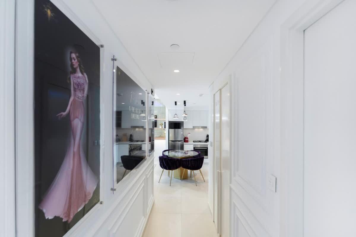 FAM Living Elegant 2BR Stay in Downtown Walk to Dubai Mall