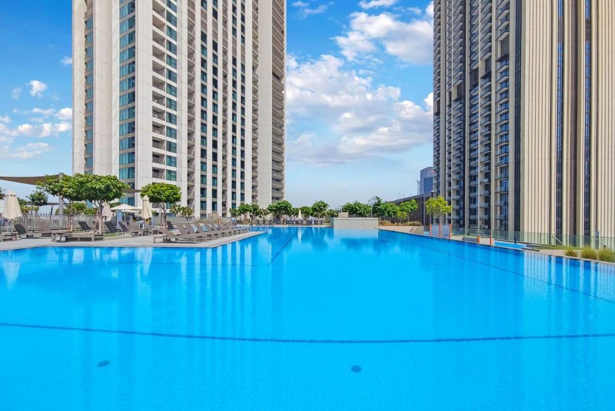 FAM Living Elegant 2BR Stay in Downtown Walk to Dubai Mall