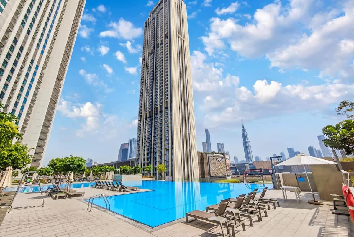 FAM Living Elegant 2BR Stay in Downtown Walk to Dubai Mall