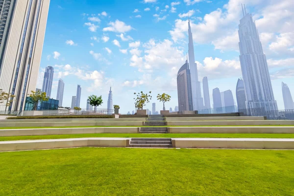 FAM Living Elegant 2BR Stay in Downtown Walk to Dubai Mall