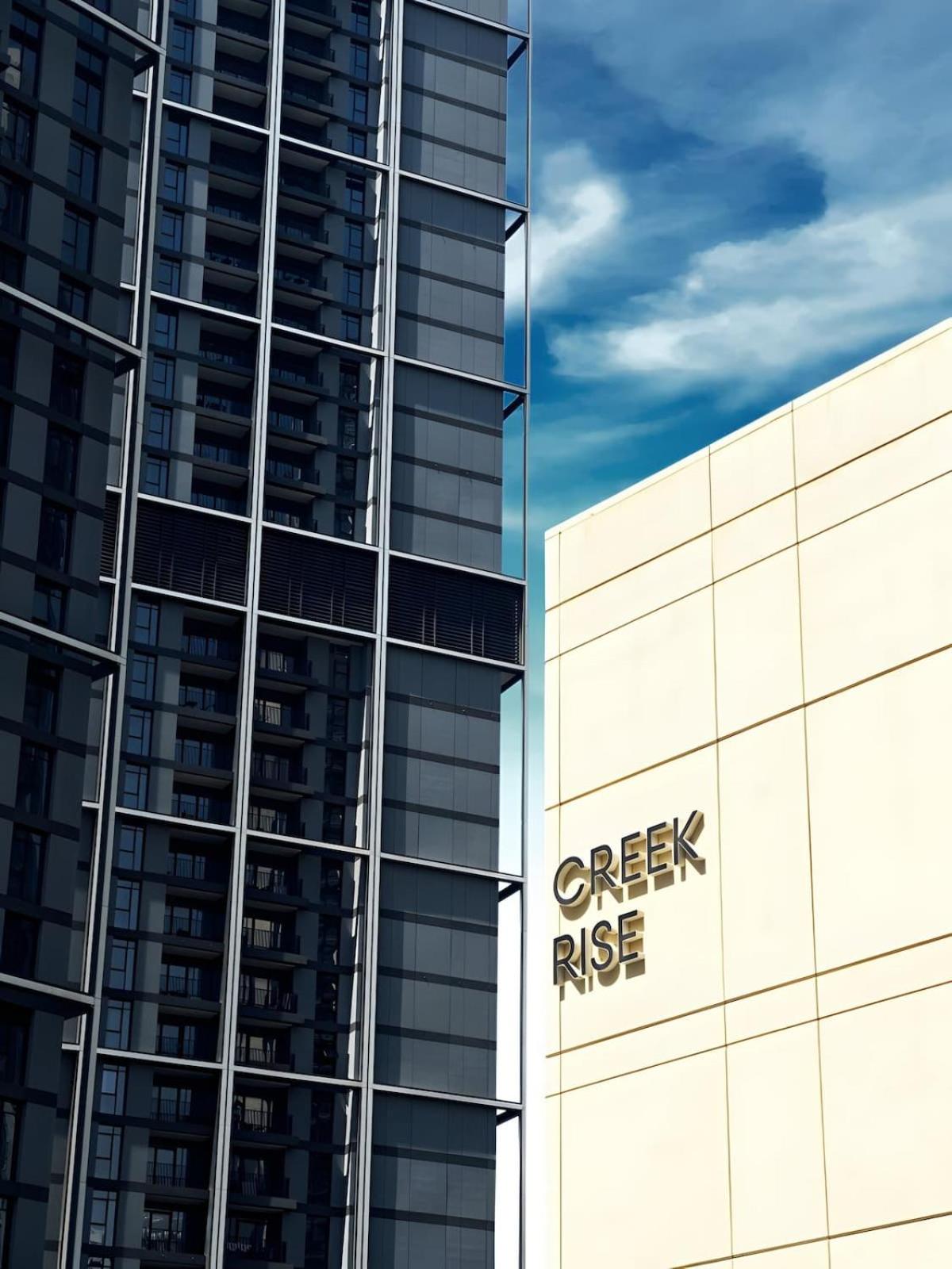 FAM Living - 3BR Creekside Escape in Creek Rise Tower 2