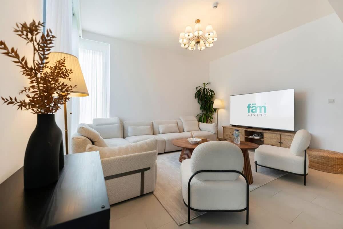 FAM Living - 3BR Creekside Escape in Creek Rise Tower 2