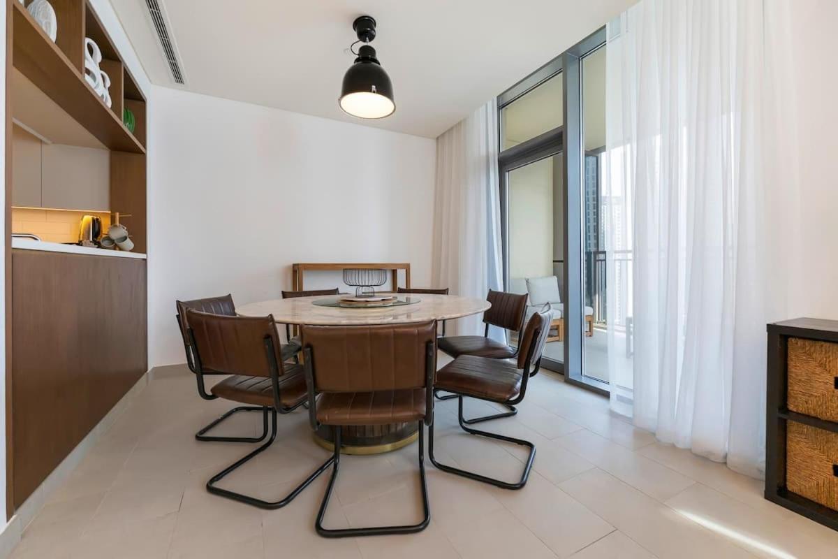 FAM Living - 3BR Creekside Escape in Creek Rise Tower 2