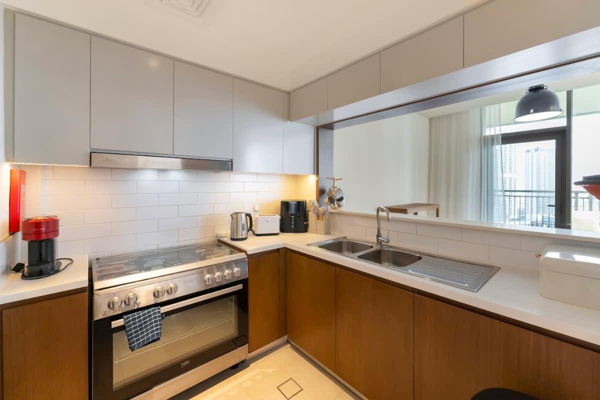 FAM Living - 3BR Creekside Escape in Creek Rise Tower 2
