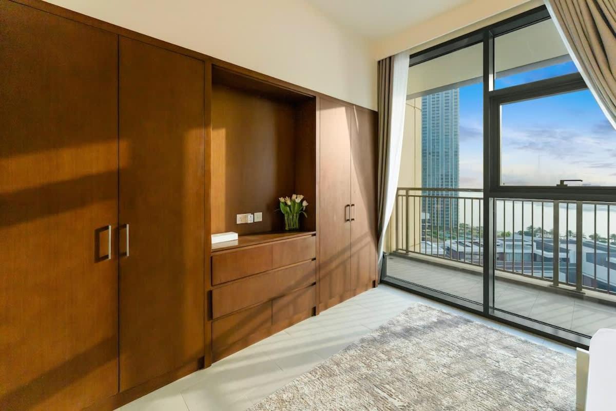FAM Living - 3BR Creekside Escape in Creek Rise Tower 2