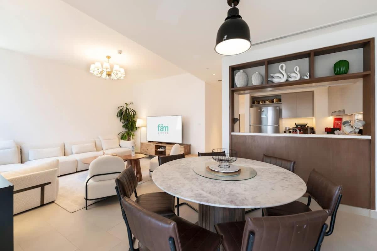 FAM Living - 3BR Creekside Escape in Creek Rise Tower 2