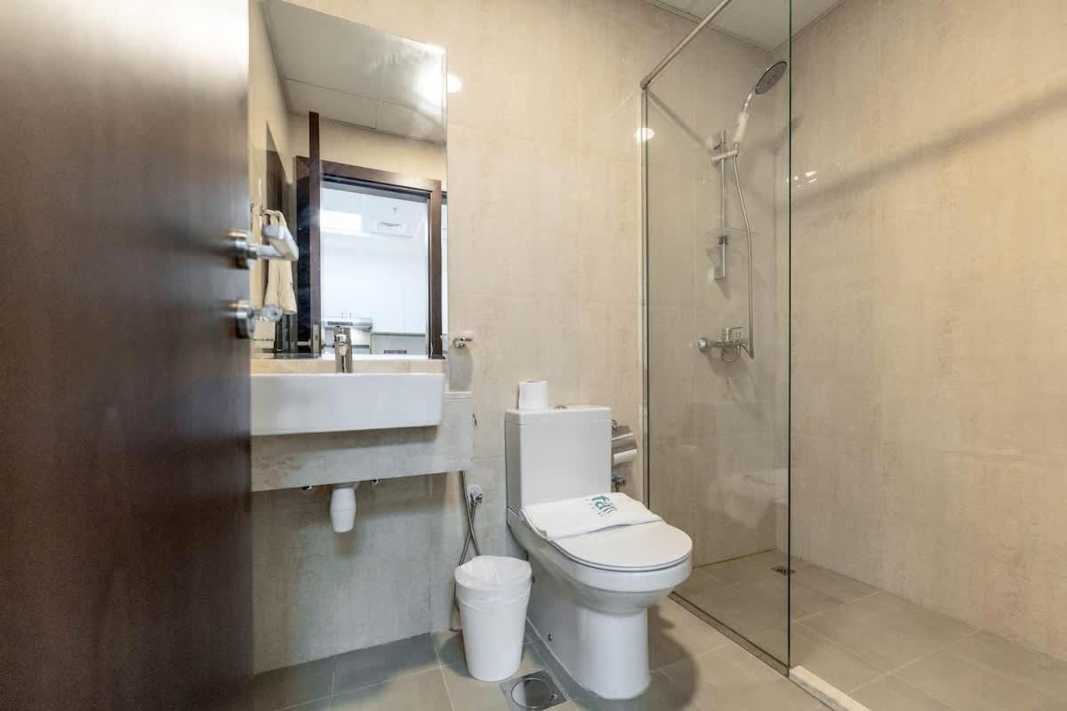 FAM Living 1BR Stay Binghatti Gateway, Al Jaddaf