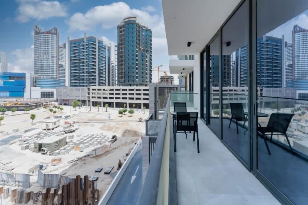 FAM Living Paragon IGO 1 Bed Modern Retreat
