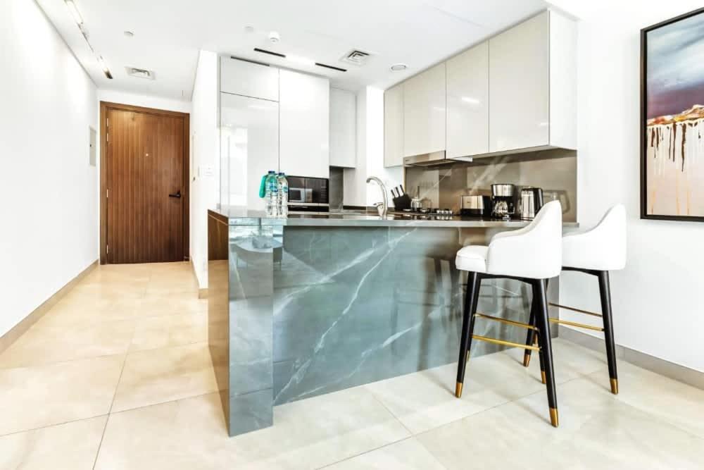 FAM Living Paragon IGO 1 Bed Modern Retreat
