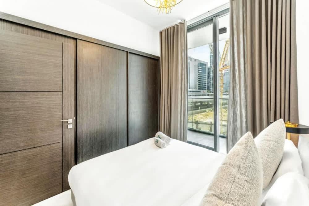 FAM Living Paragon IGO 1 Bed Modern Retreat