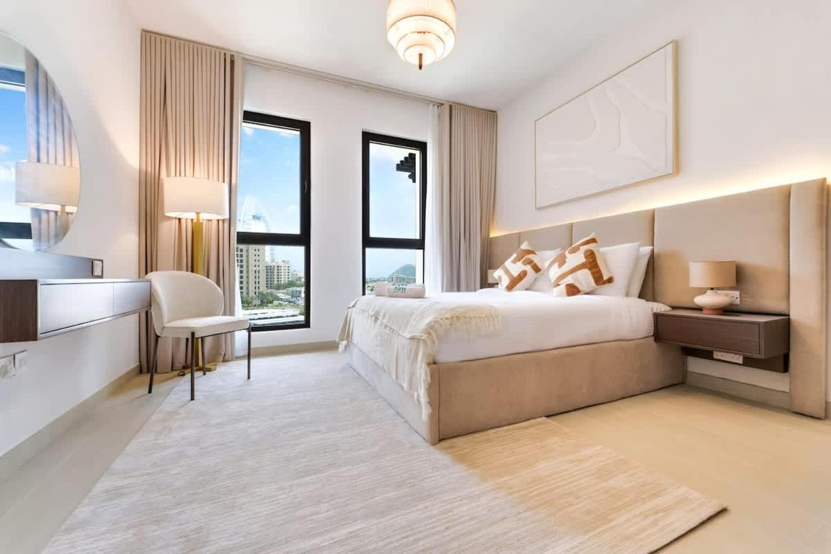 FAM Living -Madinat Jumeirah Living Apartment with Iconic Views