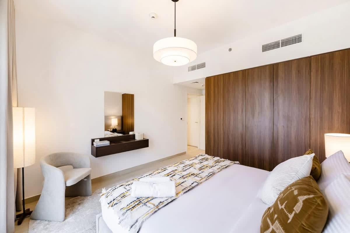 FAM Living -Madinat Jumeirah Living Apartment with Iconic Views