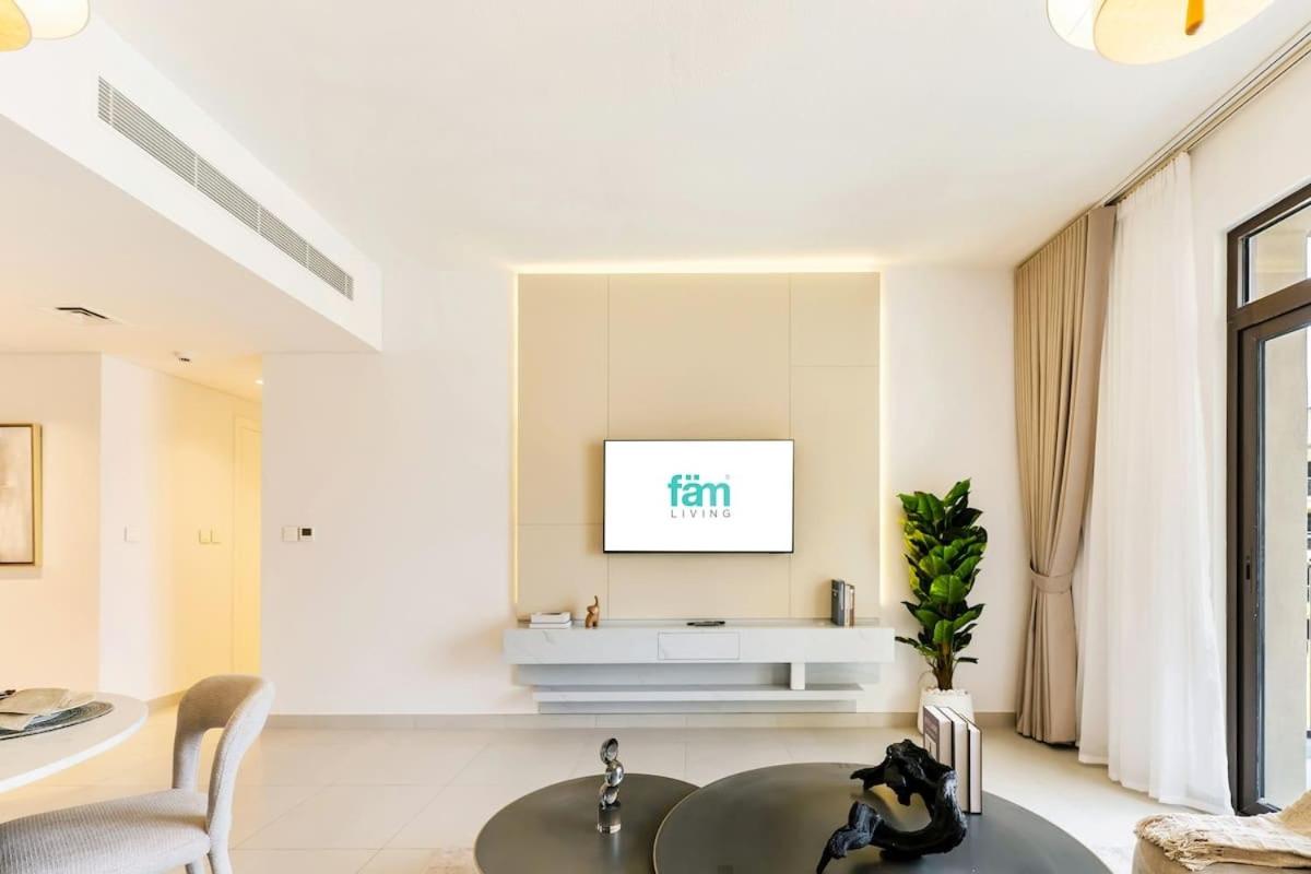 FAM Living -Madinat Jumeirah Living Apartment with Iconic Views