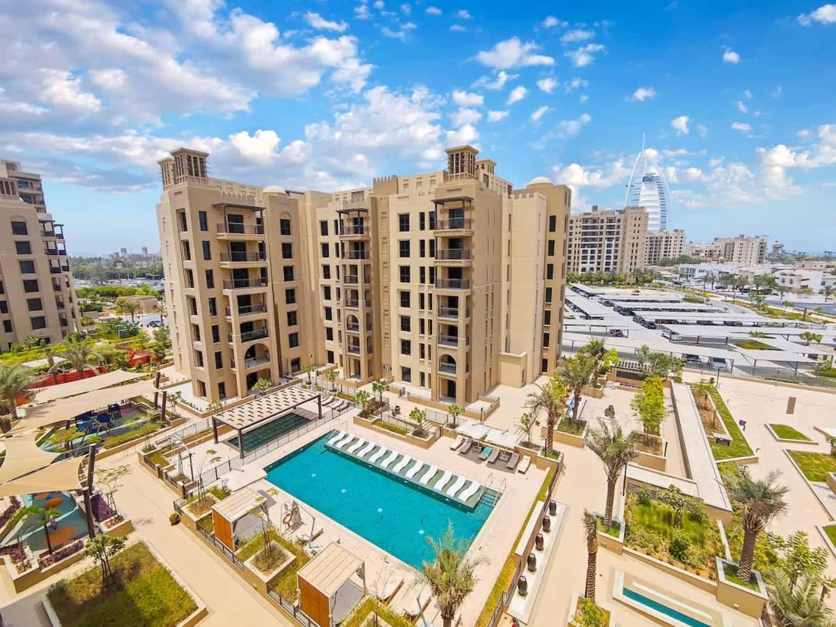 FAM Living -Madinat Jumeirah Living Apartment with Iconic Views