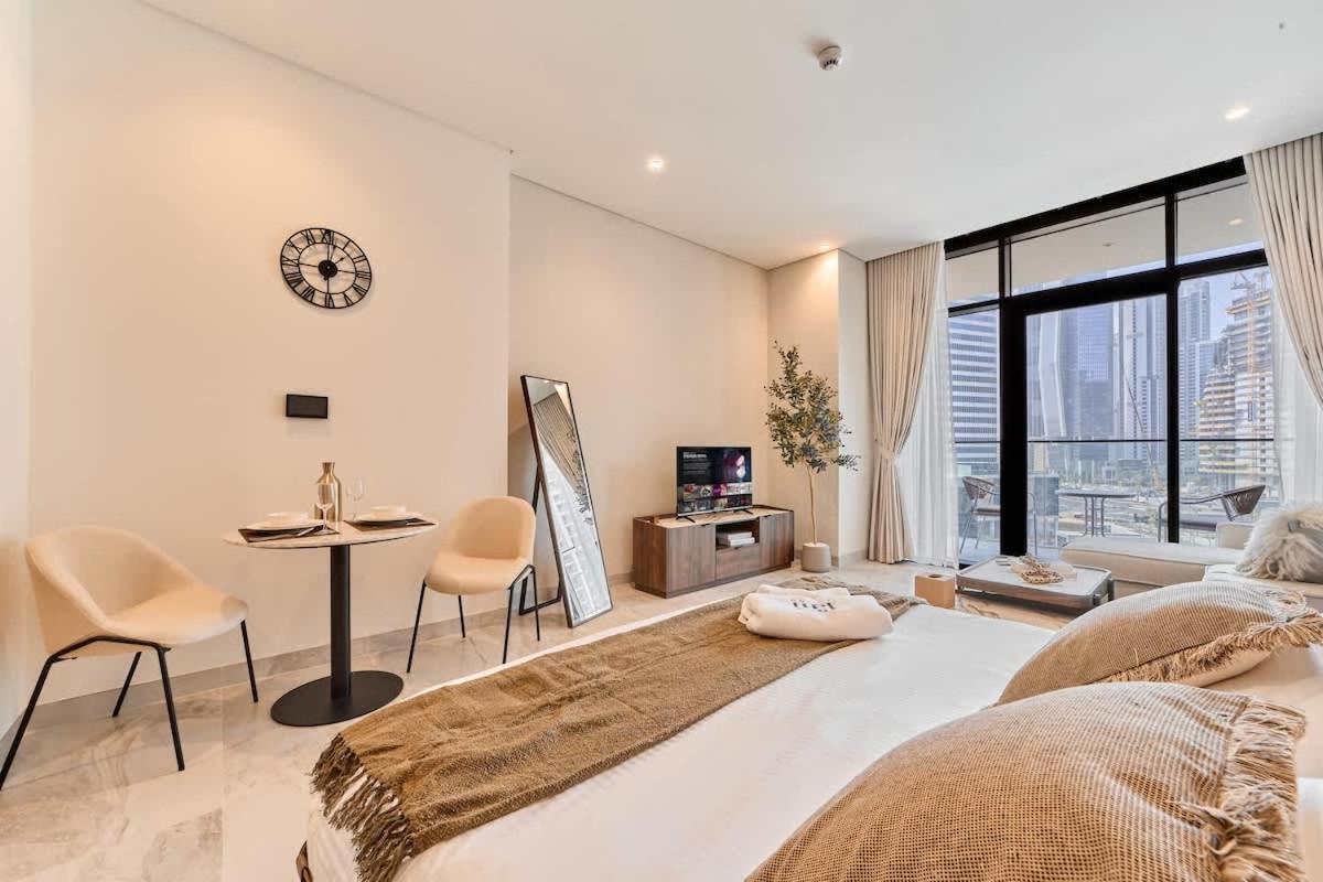 FAM Living Dubai Escape Sleek Studio at Peninsula Five